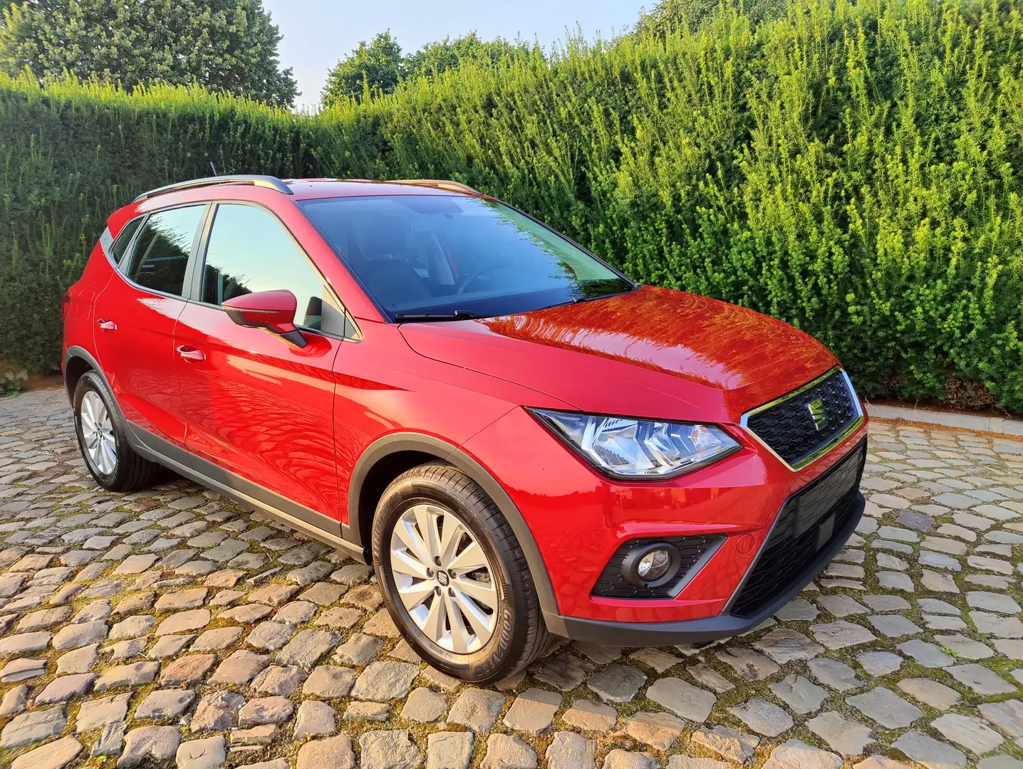 SEAT Arona 1.0 TSI Style DSG Rood - 1