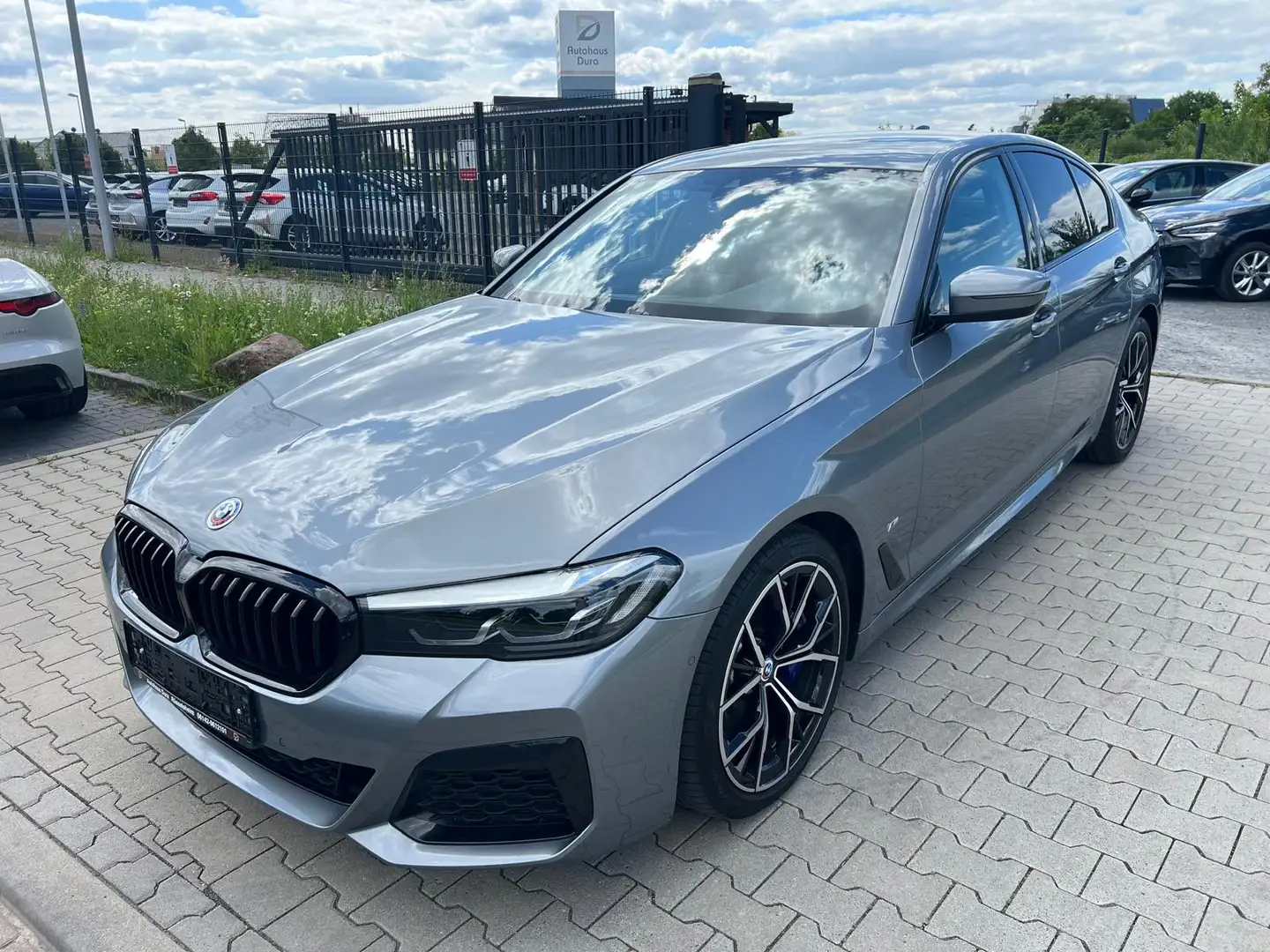 BMW 530 530d xDrive M Sport M 50 Jahre Embleme Aut. Grigio - 2