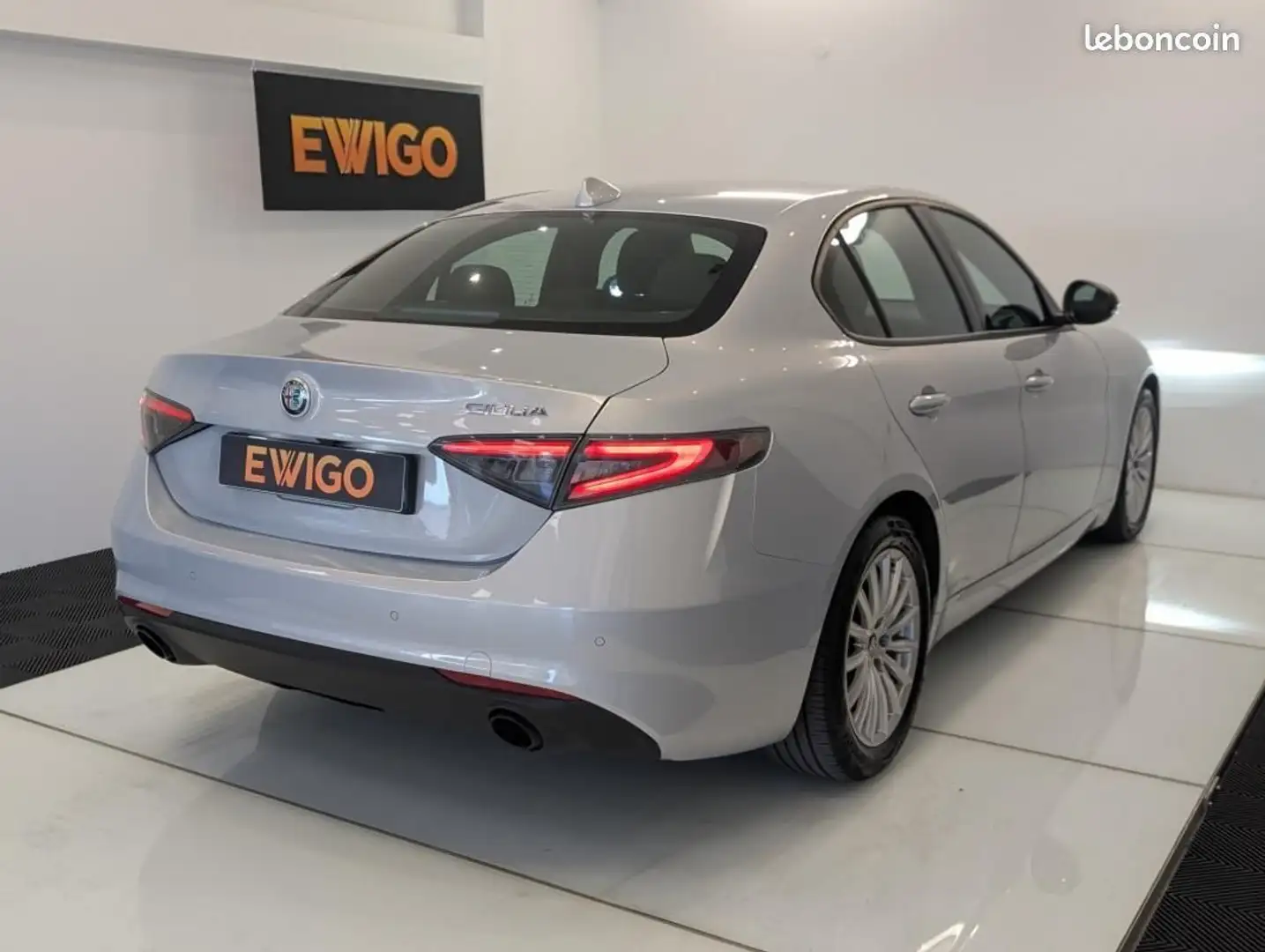 Alfa Romeo Giulia 2.2 JTDM 160ch SUPER BVA8 Gris - 2