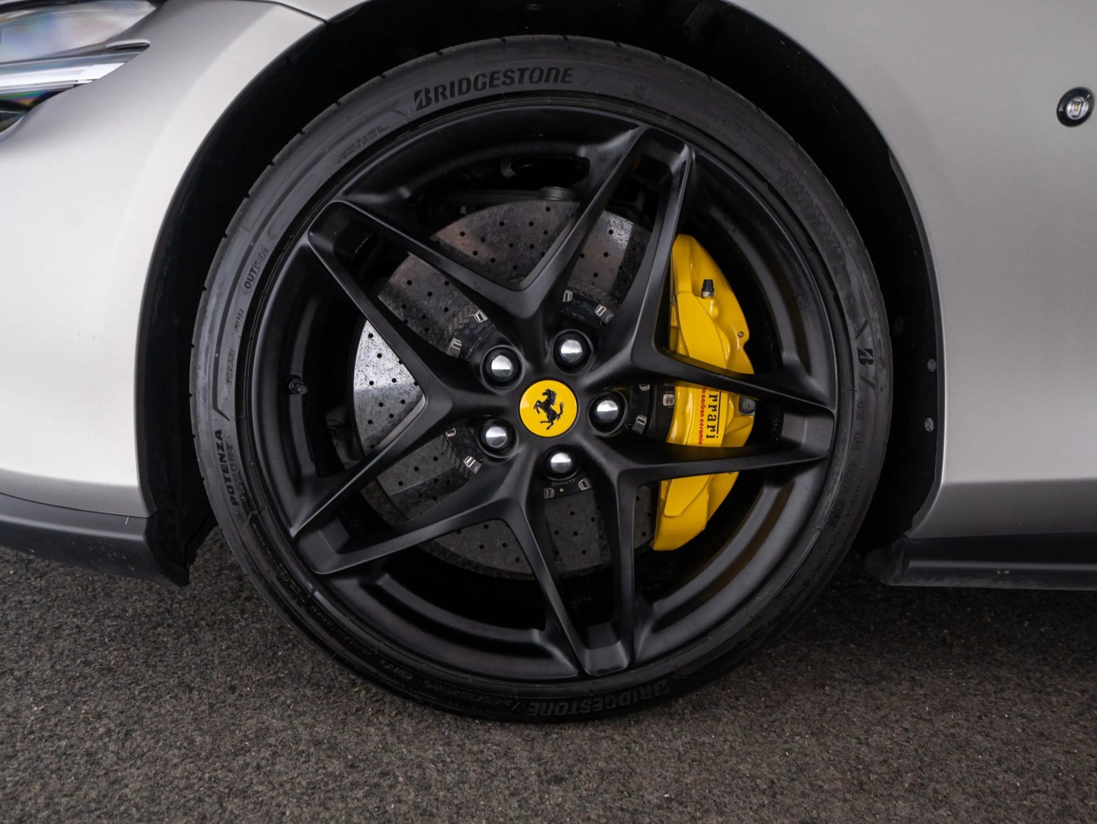 Ferrari Roma — photo 11
