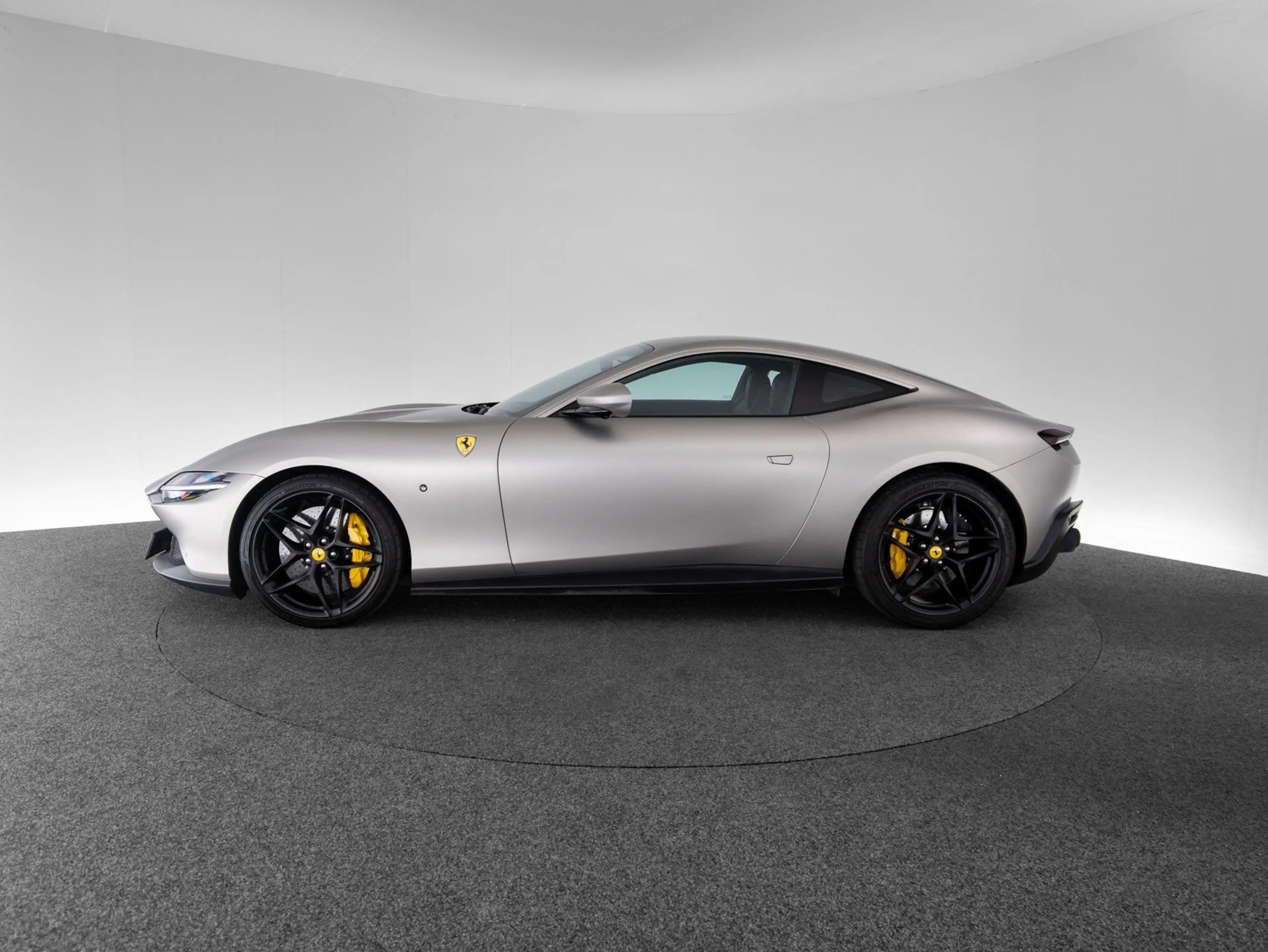 Ferrari Roma — photo 8