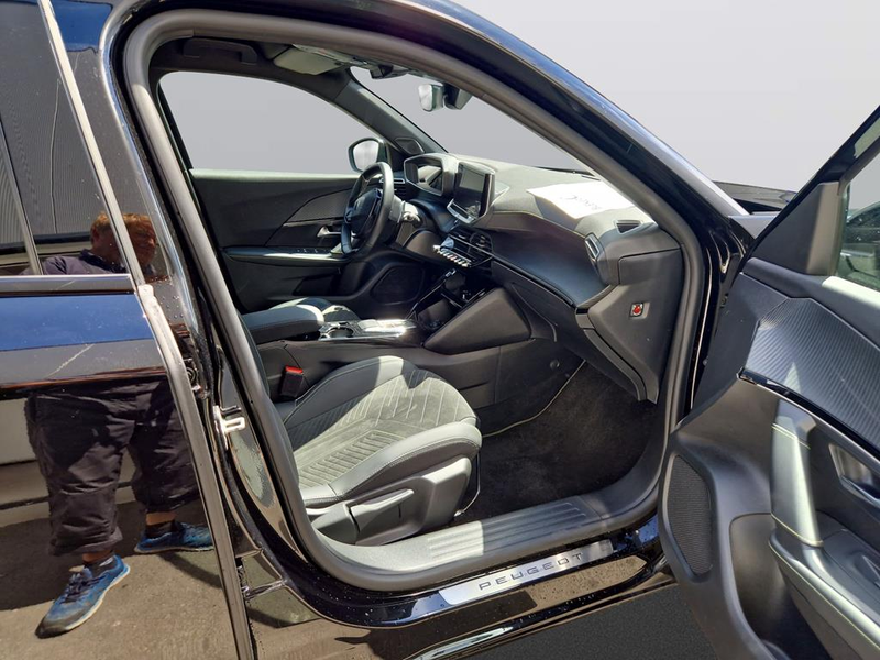 Peugeot 2008 Neuer 2008 GT PureTech 130 EAT8 — photo 10