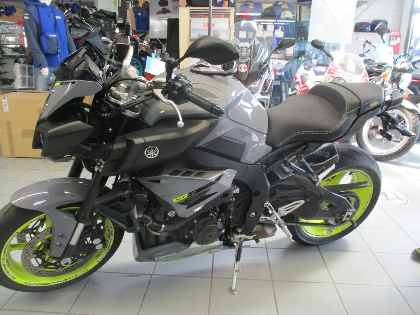 Yamaha MT-10 Gris - 1