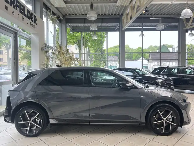 Hyundai Ioniq 5 view 2