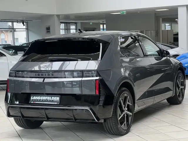 Hyundai Ioniq 5 view 3