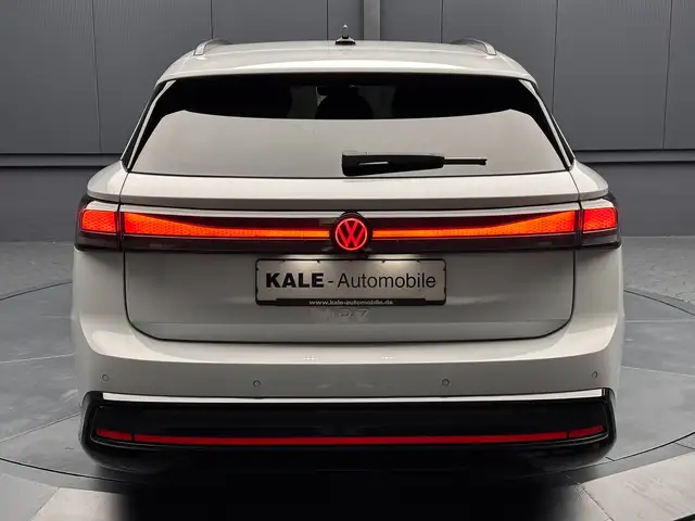 Volkswagen Id.7 view 4