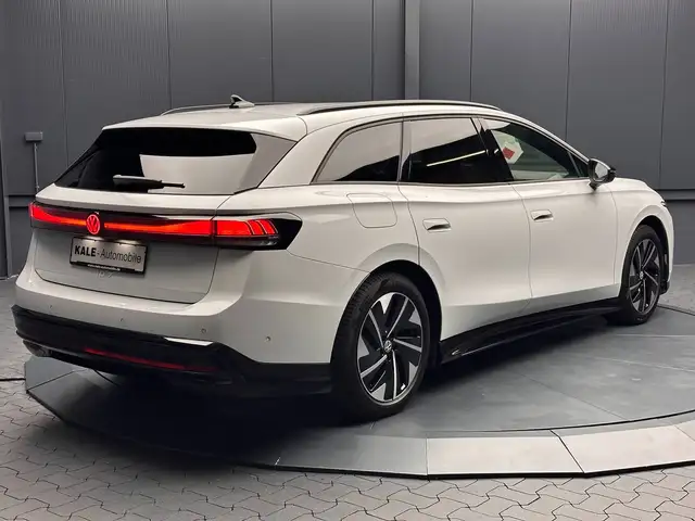 Volkswagen Id.7 view 5