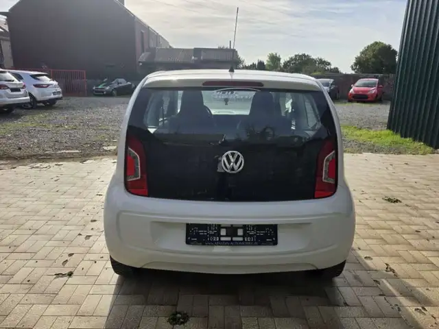 Volkswagen up! view 3
