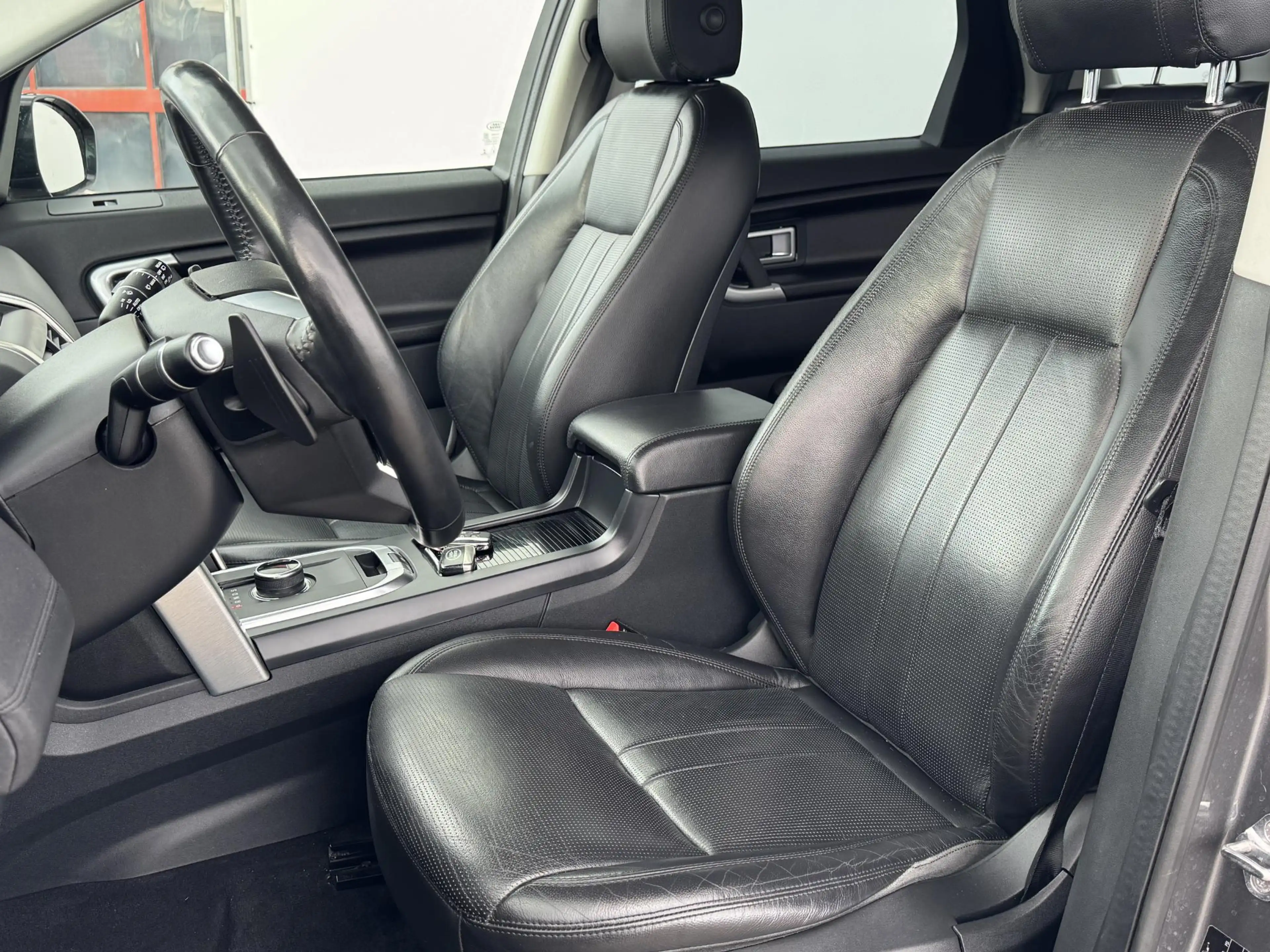 Land Rover Discovery Sport 2.0 Si4 4WD HSE Luxury LEDER | TREKHAAK | CAMERA — photo 4