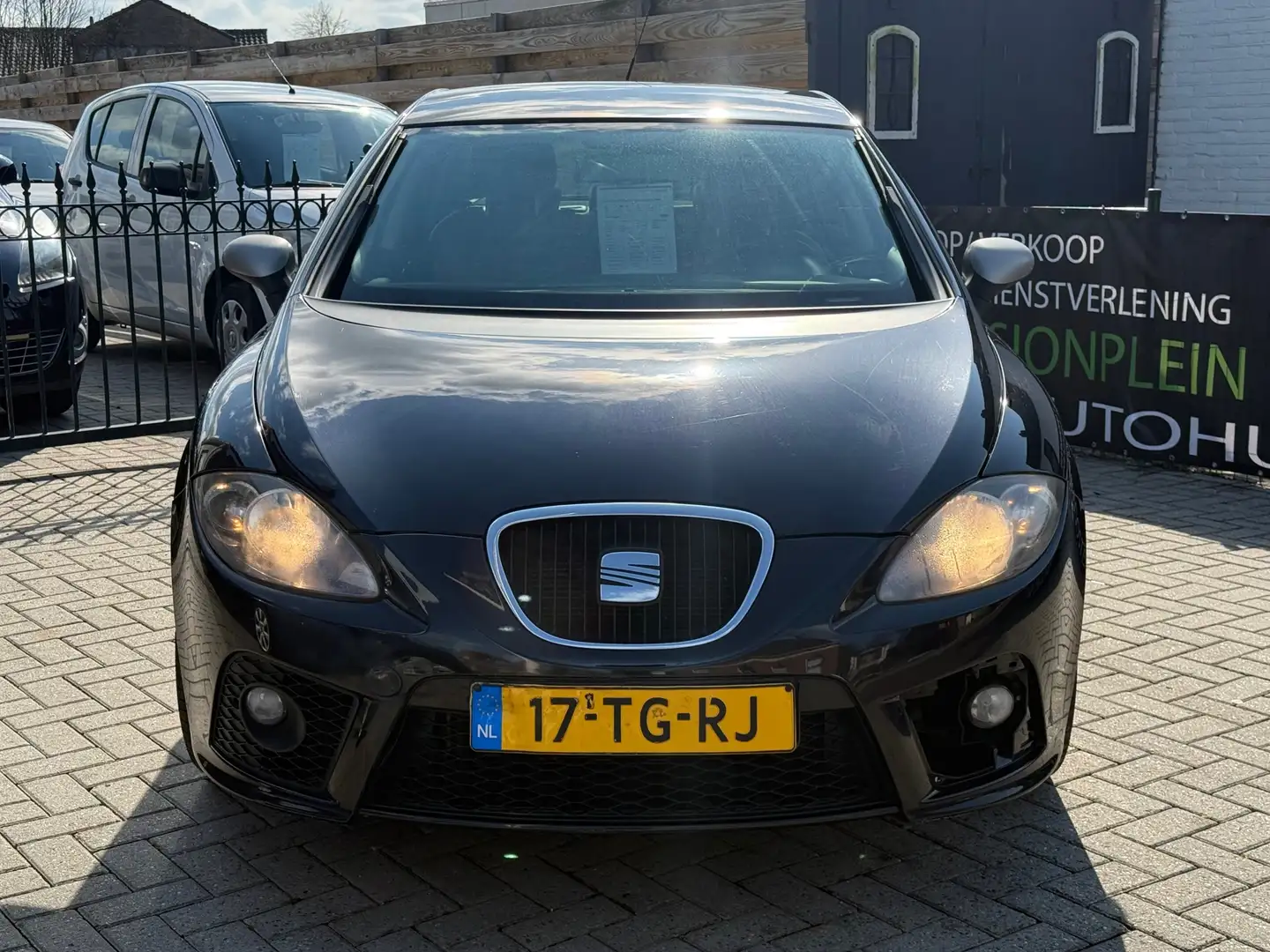 SEAT Leon 2.0 TFSI | 200 pk | sportfilter |leer | airco | cr Schwarz - 2