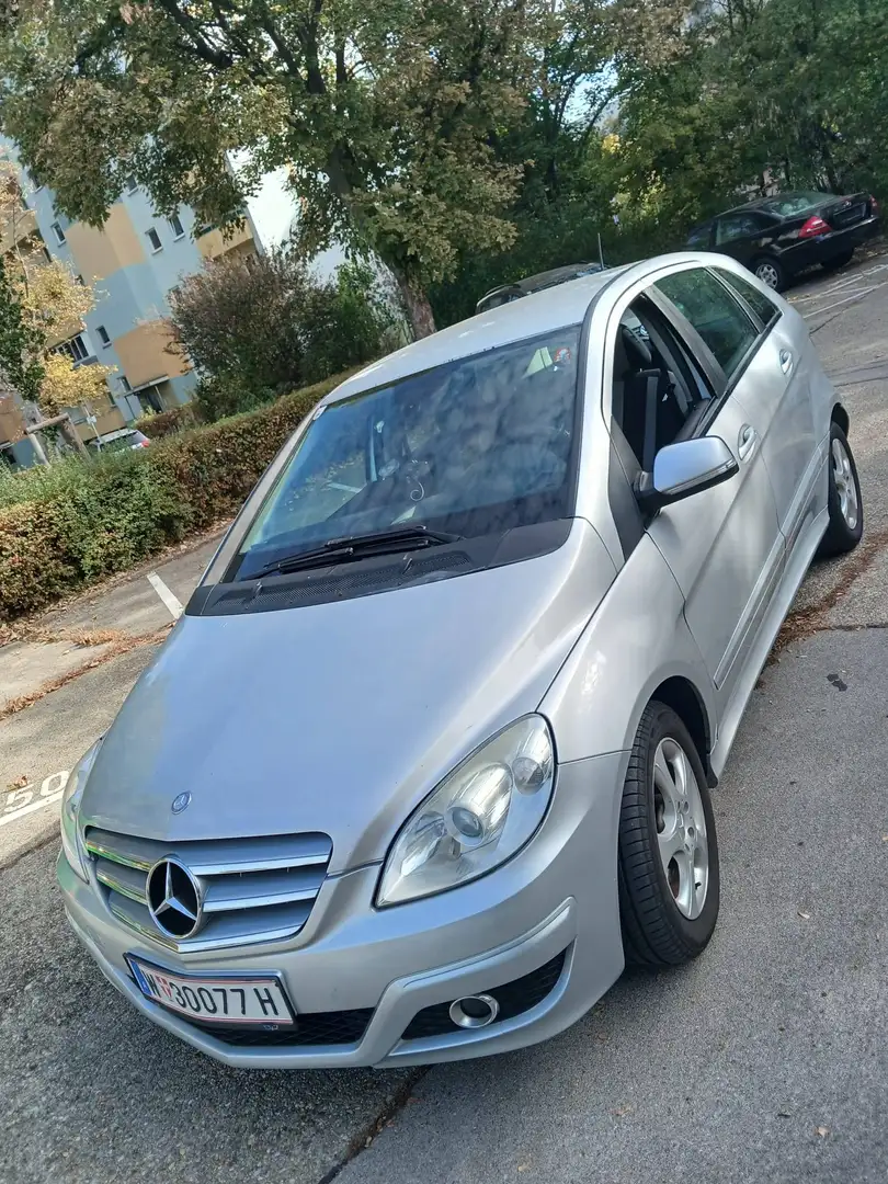 Mercedes-Benz 180 B KLASE Grau - 2