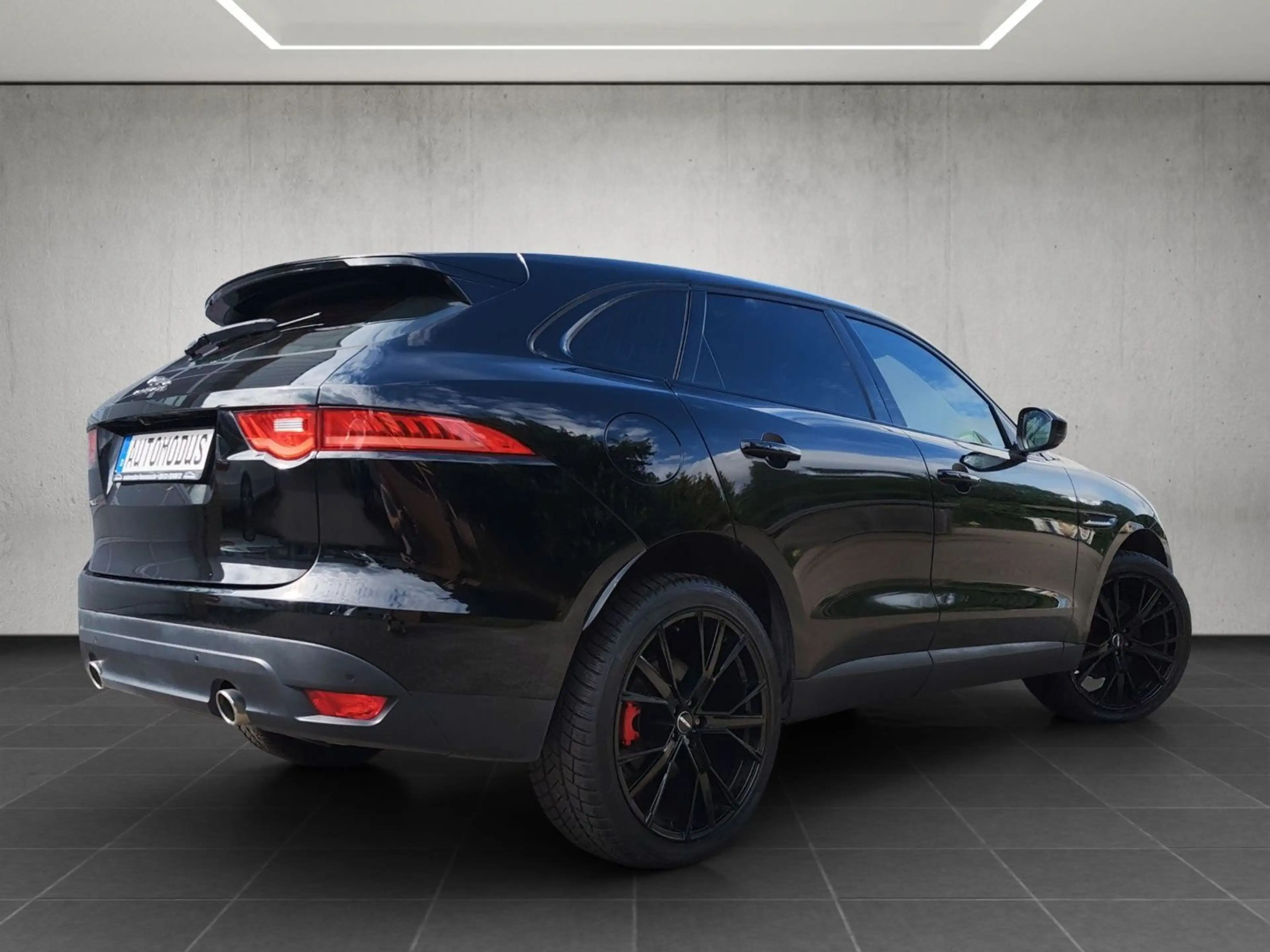 Jaguar F-Pace 3.0d Prestige AWD*Allrad*Navi*Leder*AHK*Pano*Kamer — photo 3