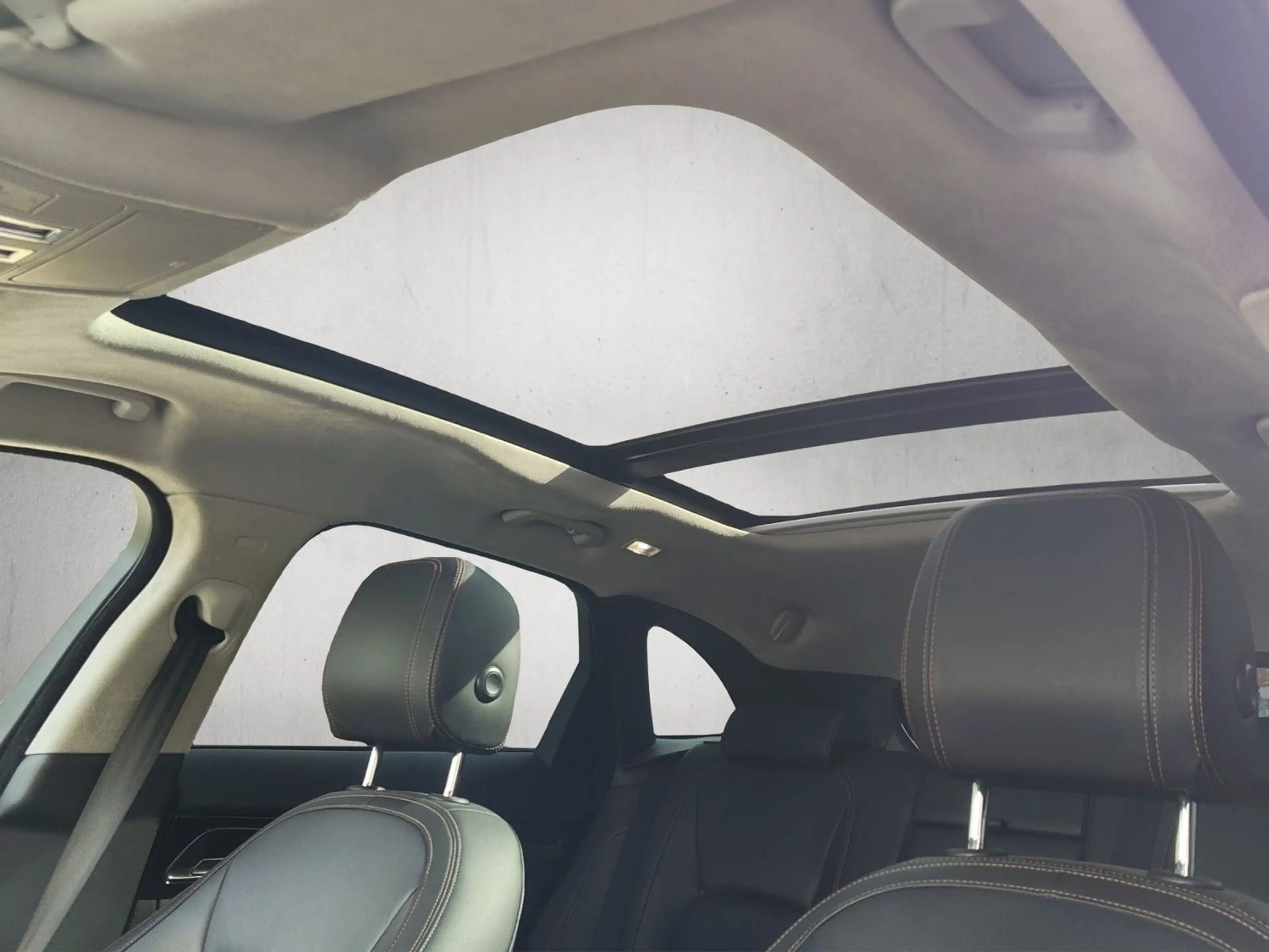Jaguar F-Pace 3.0d Prestige AWD*Allrad*Navi*Leder*AHK*Pano*Kamer — photo 14
