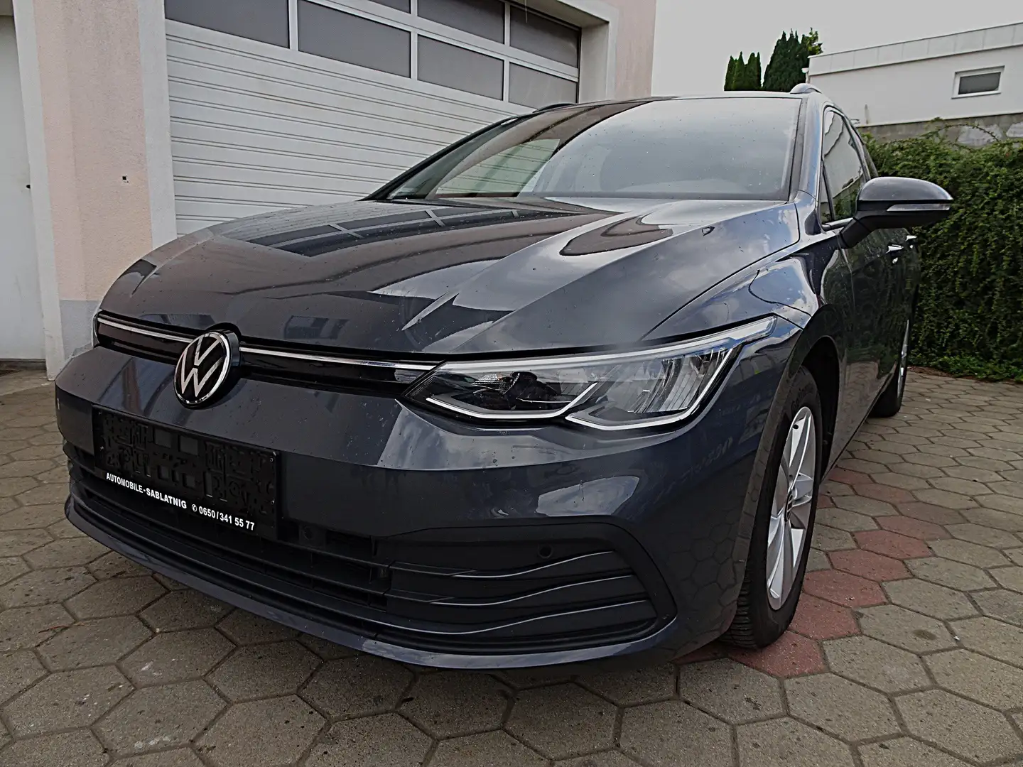 Volkswagen Golf Variant (VERKAUFT) DSG Life 2,0 TDI SCR Grau - 1