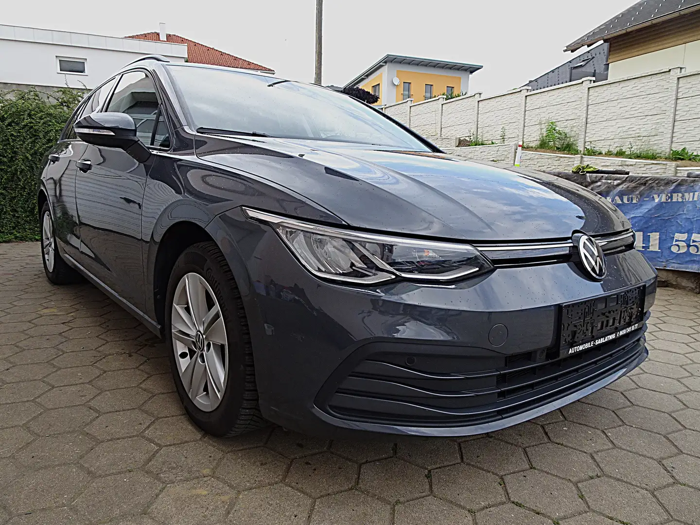 Volkswagen Golf Variant (VERKAUFT) DSG Life 2,0 TDI SCR Grau - 2