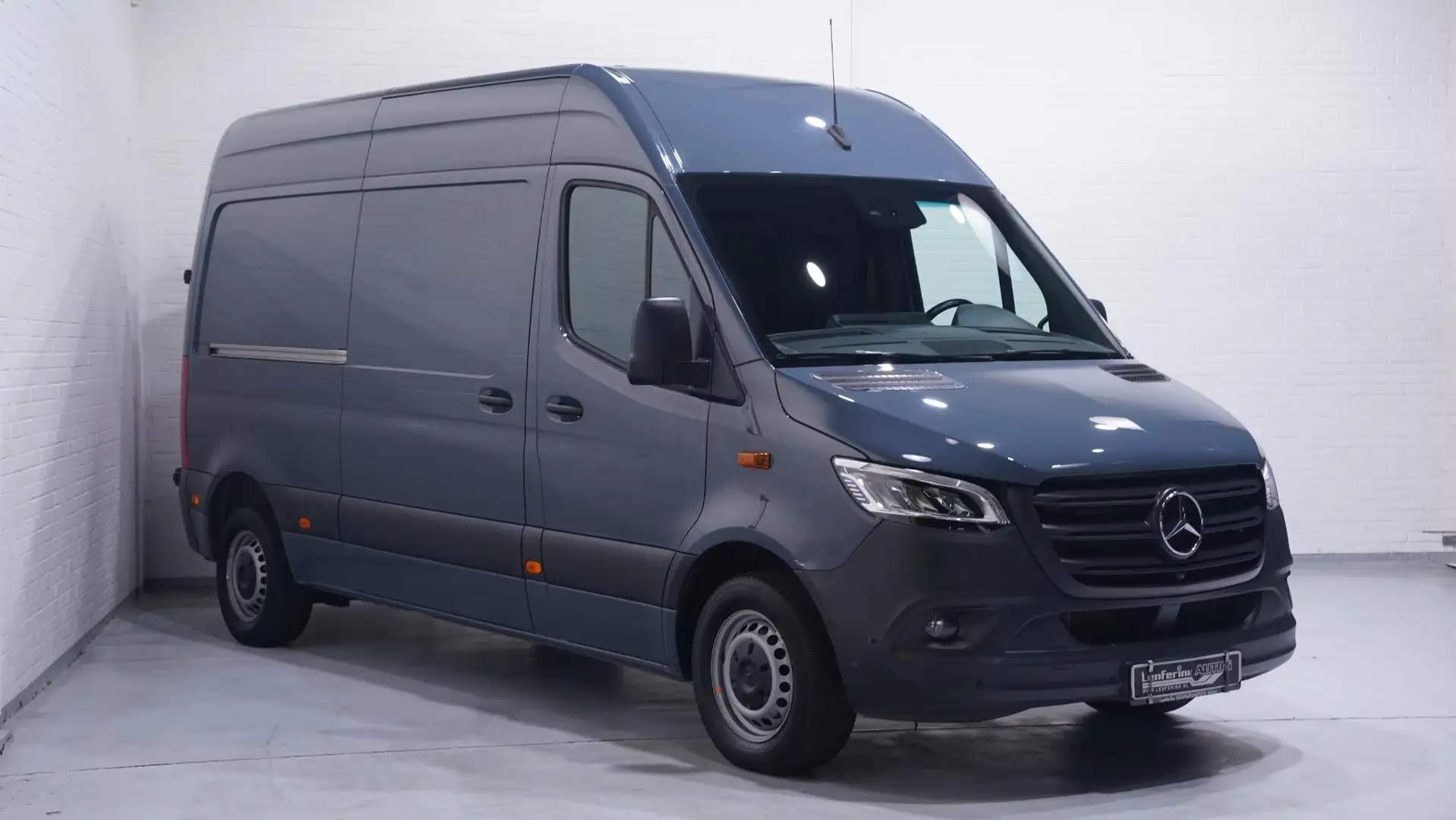Mercedes-Benz Sprinter 315 CDI 150 pk L2H2 Aut. Navi, 360 Camera LED Kopl Gris - 2