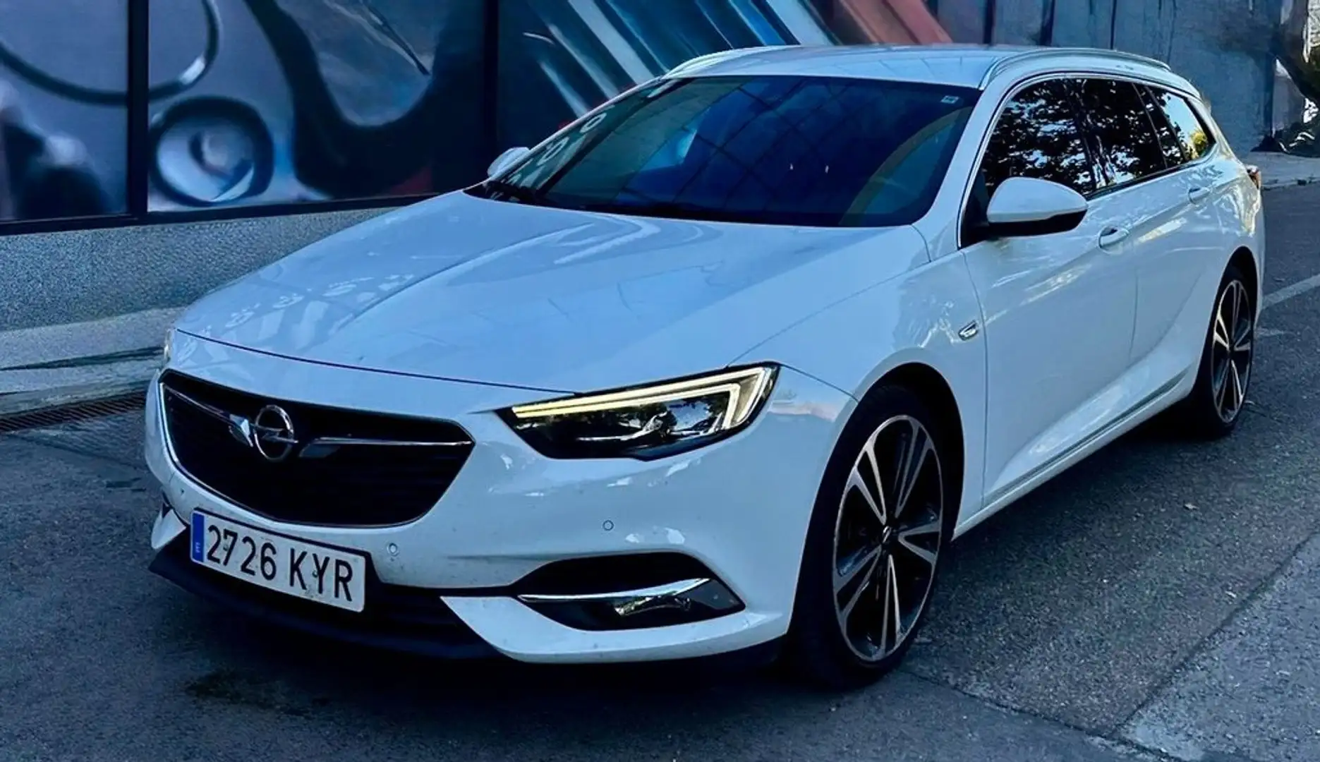 Opel Insignia ST 2.0 CDTi Turbo D Innovation Auto Blanc - 1