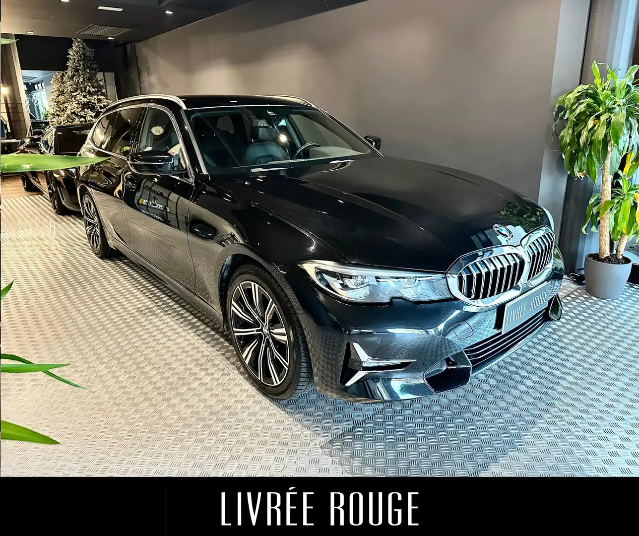 BMW 320 320d Touring Luxury auto Zwart - 2