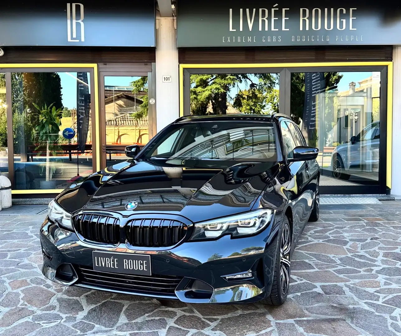 BMW 320 320d Touring Luxury auto Schwarz - 1