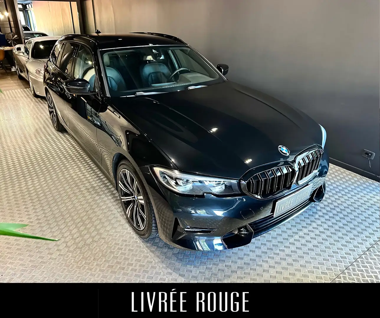 BMW 320 320d Touring Luxury auto Schwarz - 2