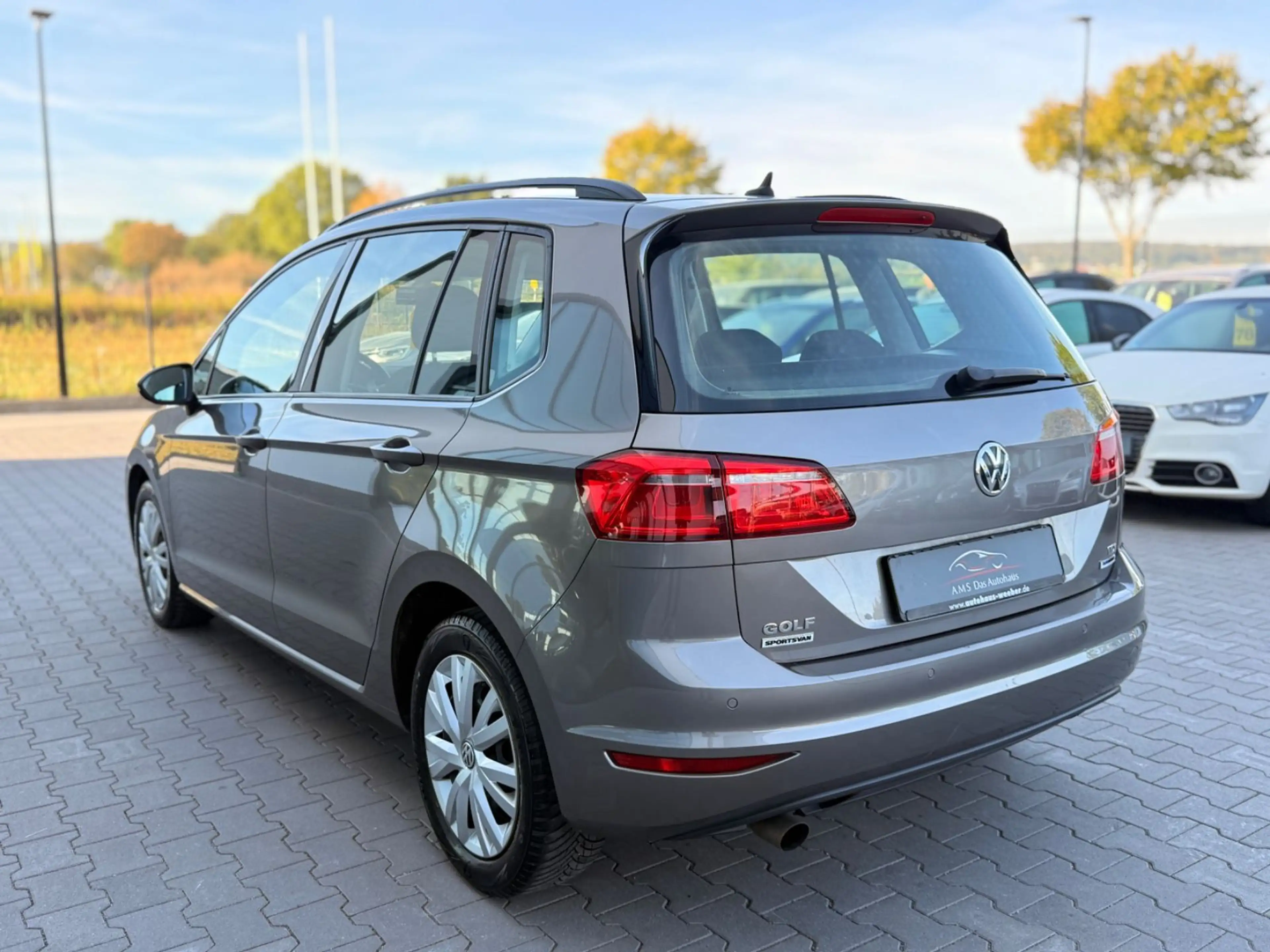 Volkswagen Golf Sportsvan VII 1.6 TDI DSG Navi AHK Xenon — photo 5
