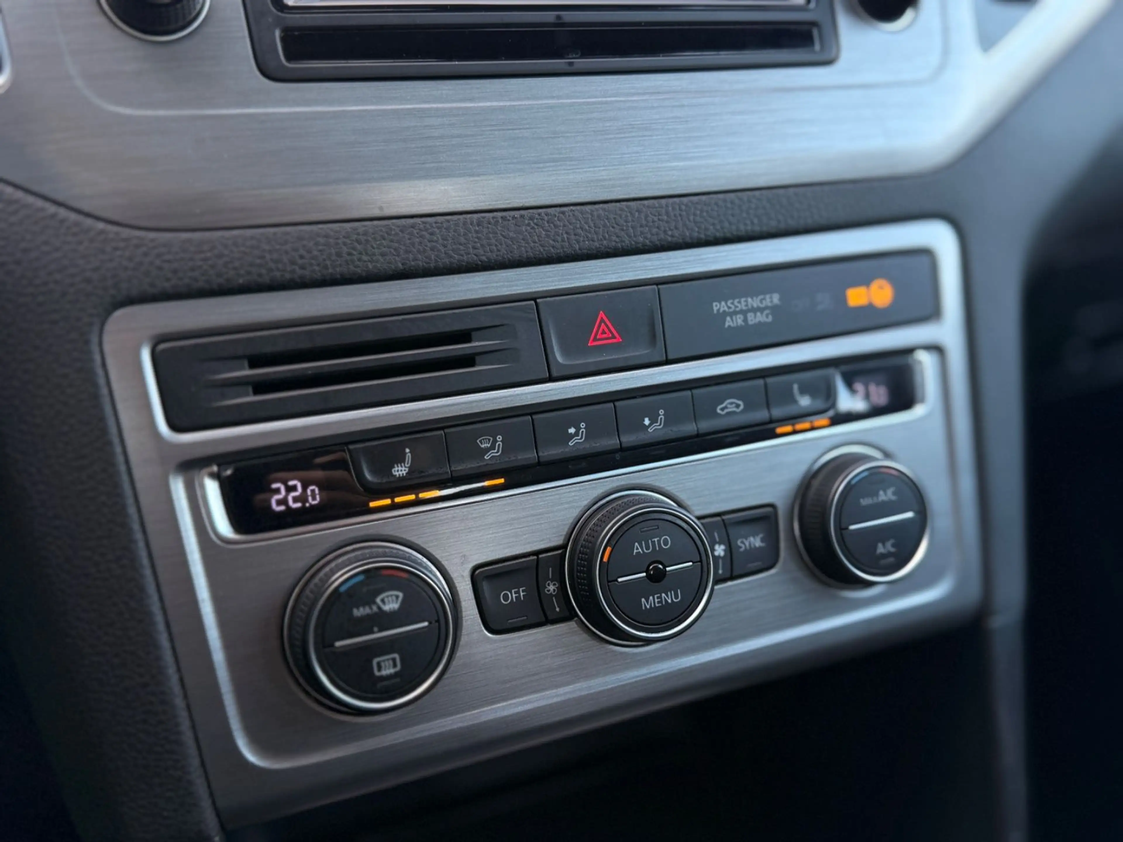 Volkswagen Golf Sportsvan VII 1.6 TDI DSG Navi AHK Xenon — photo 13