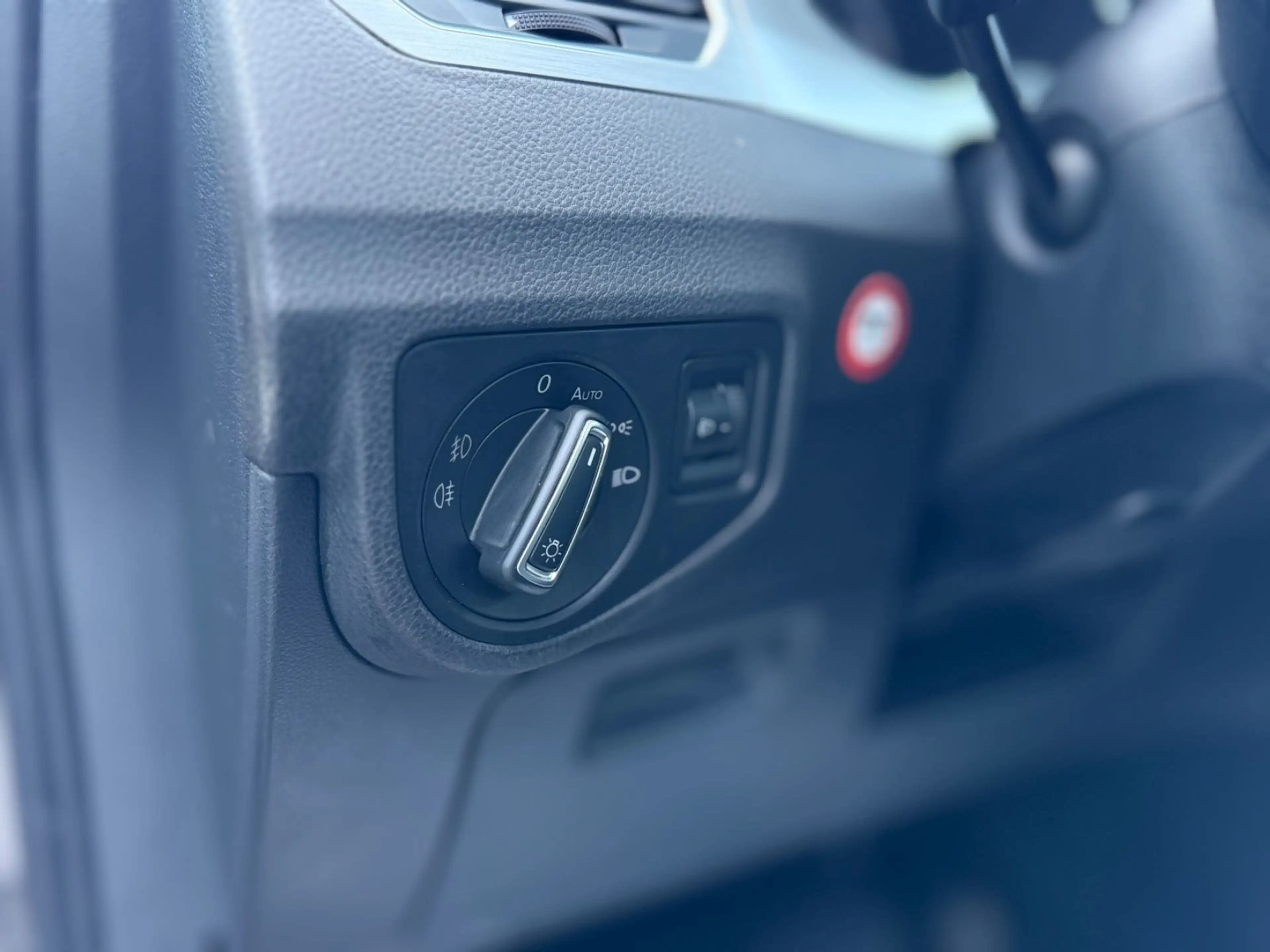 Volkswagen Golf Sportsvan VII 1.6 TDI DSG Navi AHK Xenon — photo 8