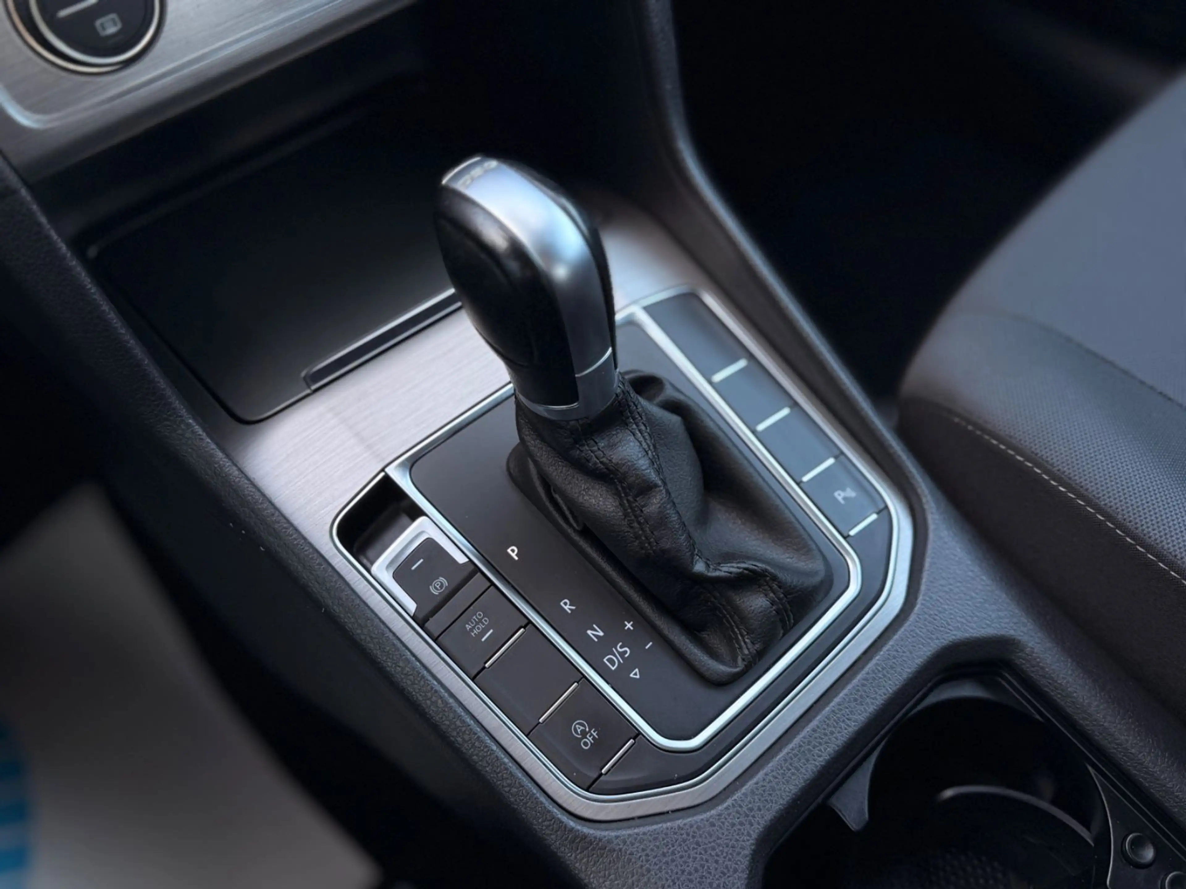 Volkswagen Golf Sportsvan VII 1.6 TDI DSG Navi AHK Xenon — photo 14