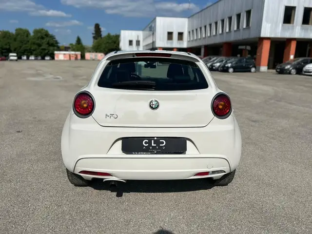 Alfa Romeo MiTo view 5