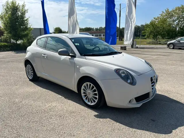 Alfa Romeo MiTo view 3