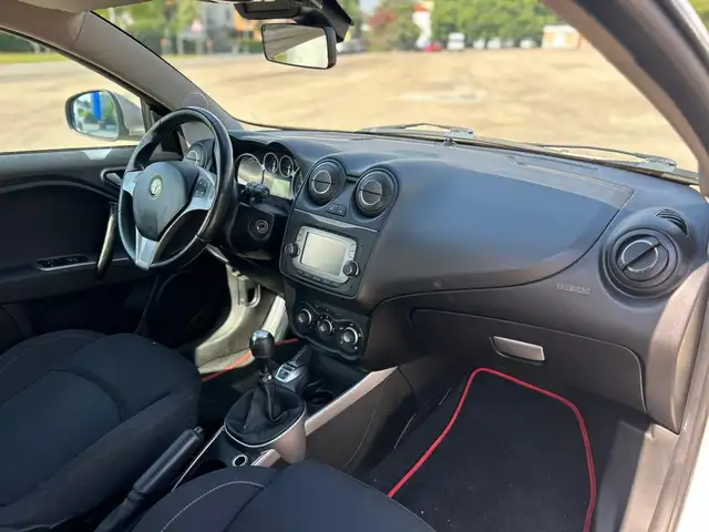 Alfa Romeo MiTo view 10