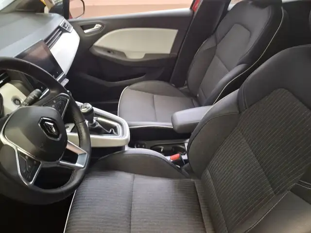 Renault Clio view 13