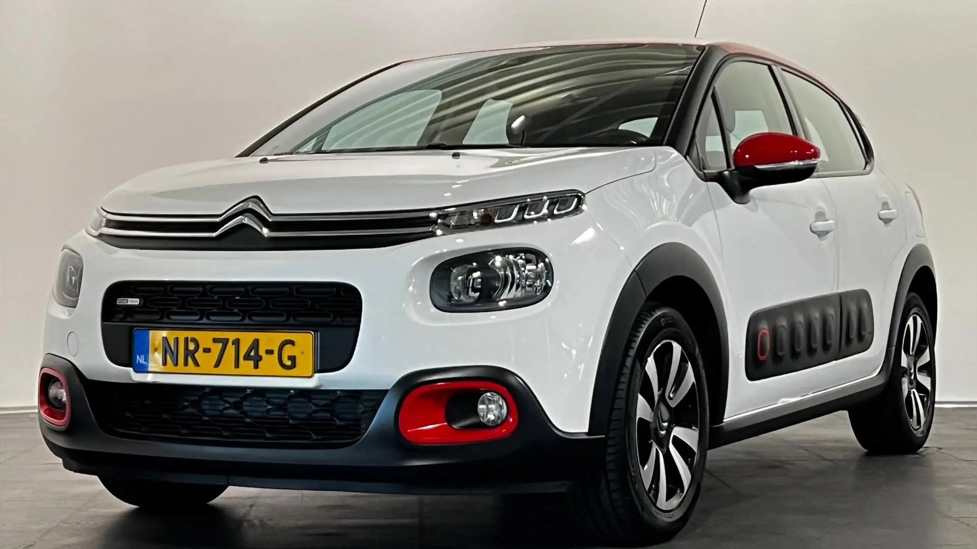 Citroen C3 1.2 PureTech 82pk Shine Weiß - 2