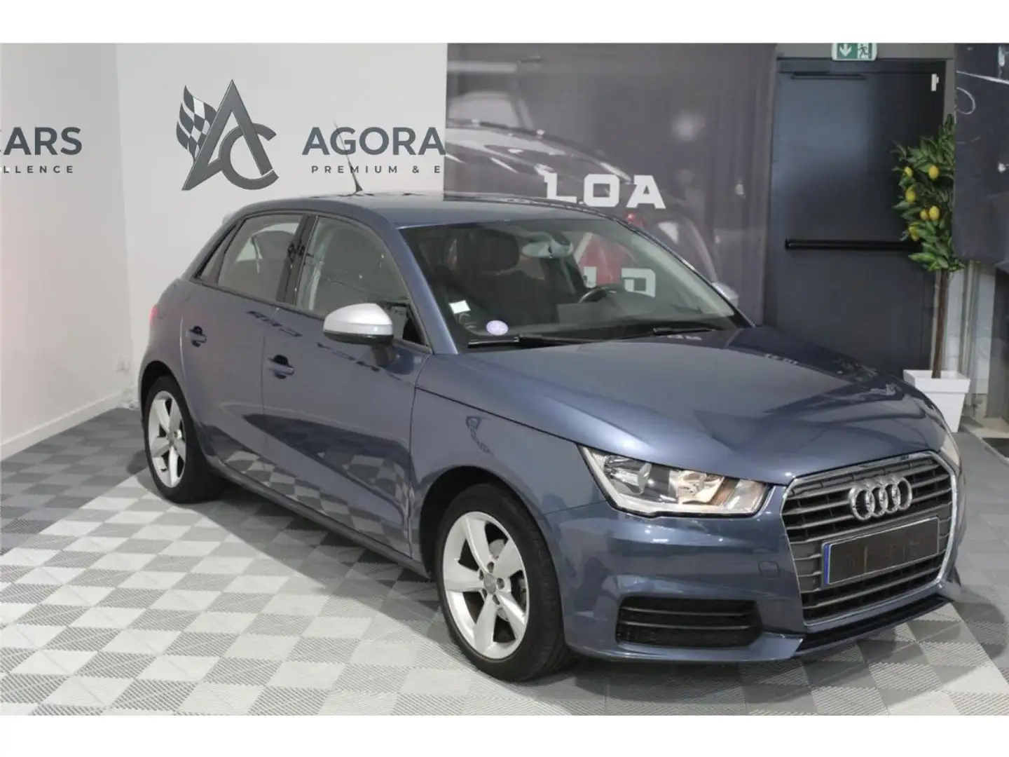 Audi A1 Sportback 1.0 TFSI ultra - 95  SPORTBACK Ambiente PHASE 2 Bleu - 2