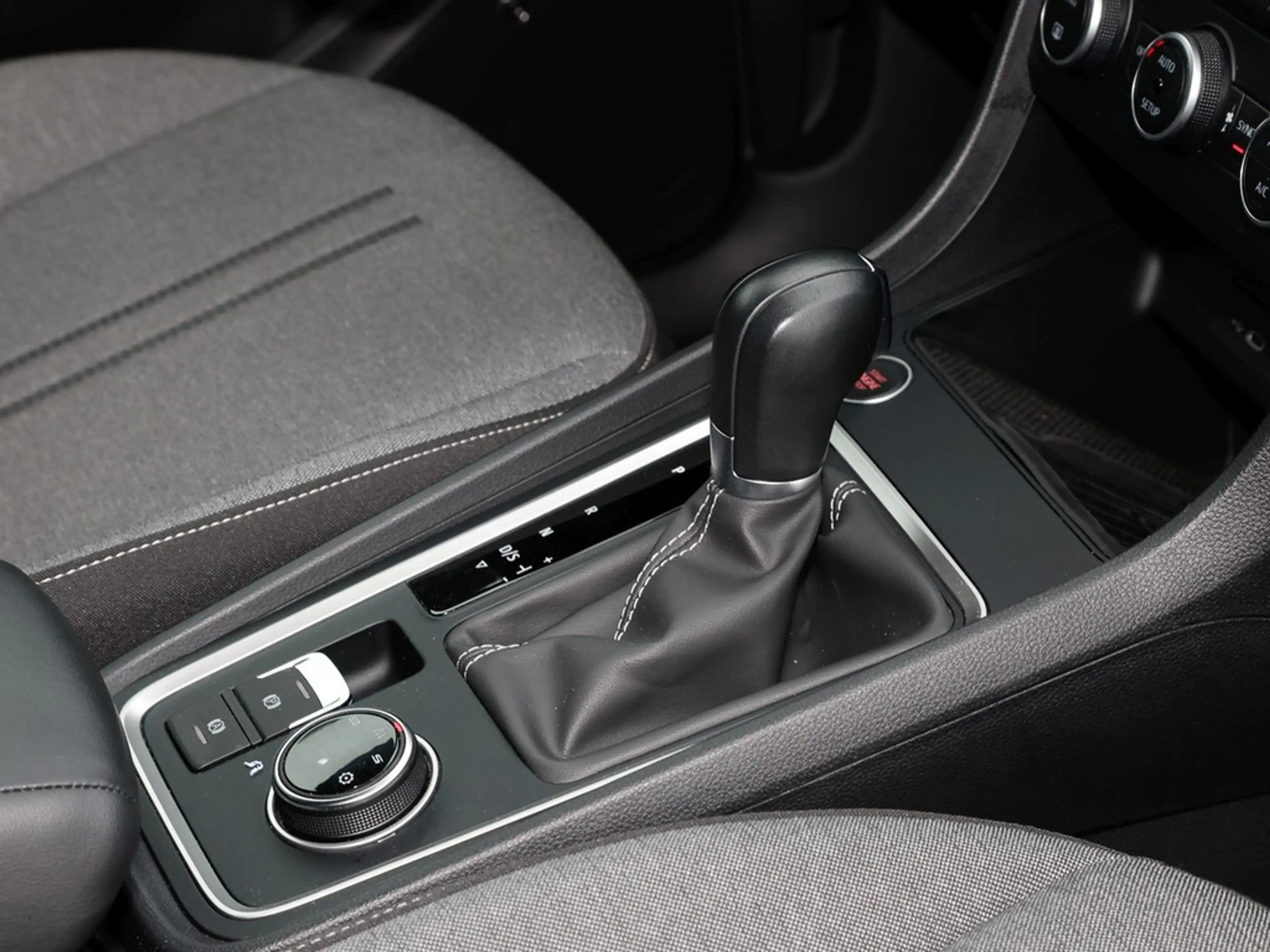 SEAT Ateca 1.5 TSI DSG Style Edition Navi/Full-Link — photo 9