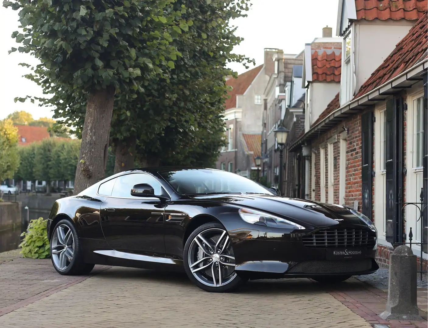 Aston Martin DB9 5.9 V12 Touchtronic | Marron Black - Collectable Braun - 1