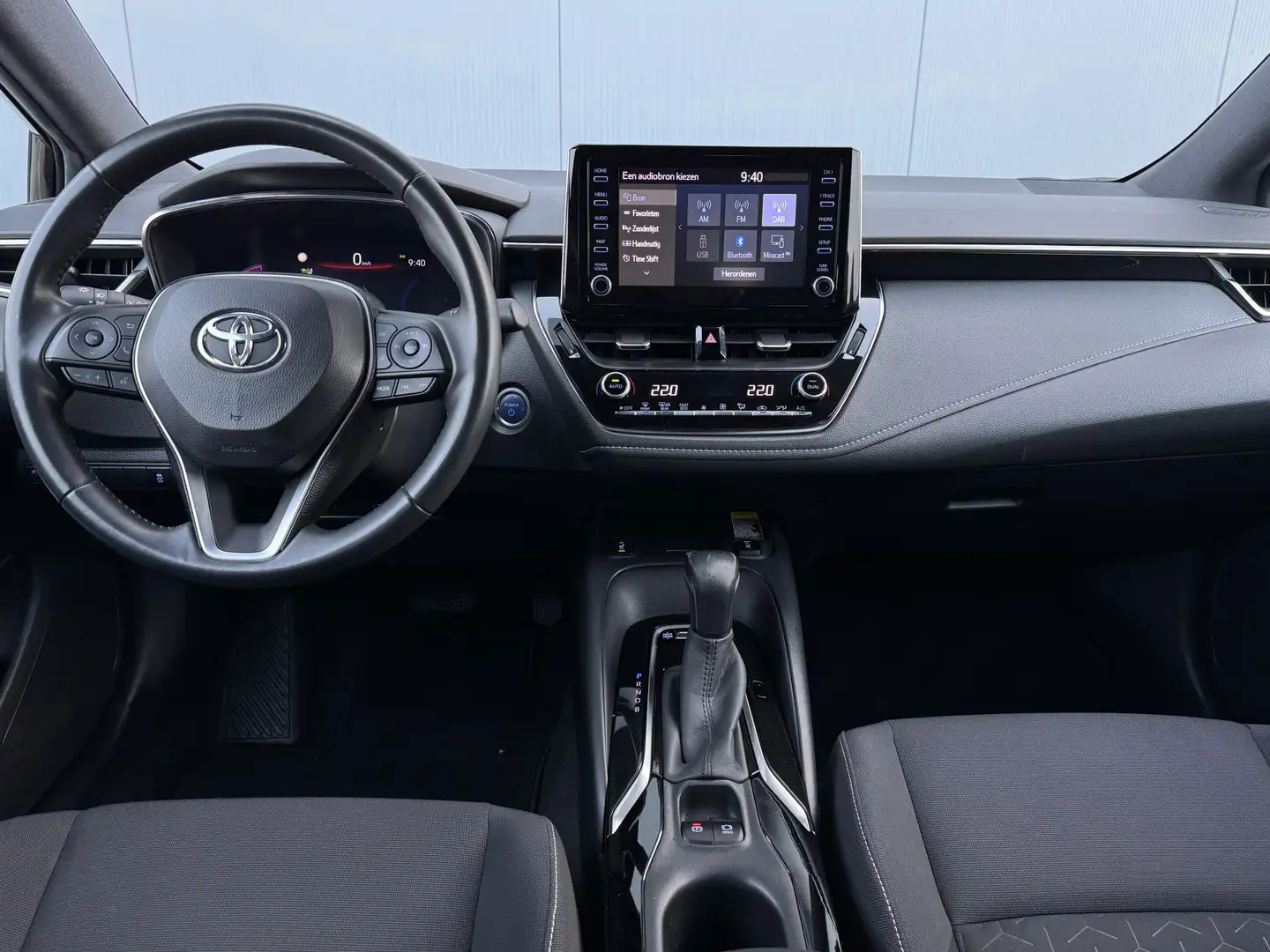 Toyota Corolla Touring Sports 1.8 Hybrid Business Plus Automaat Noir - 2