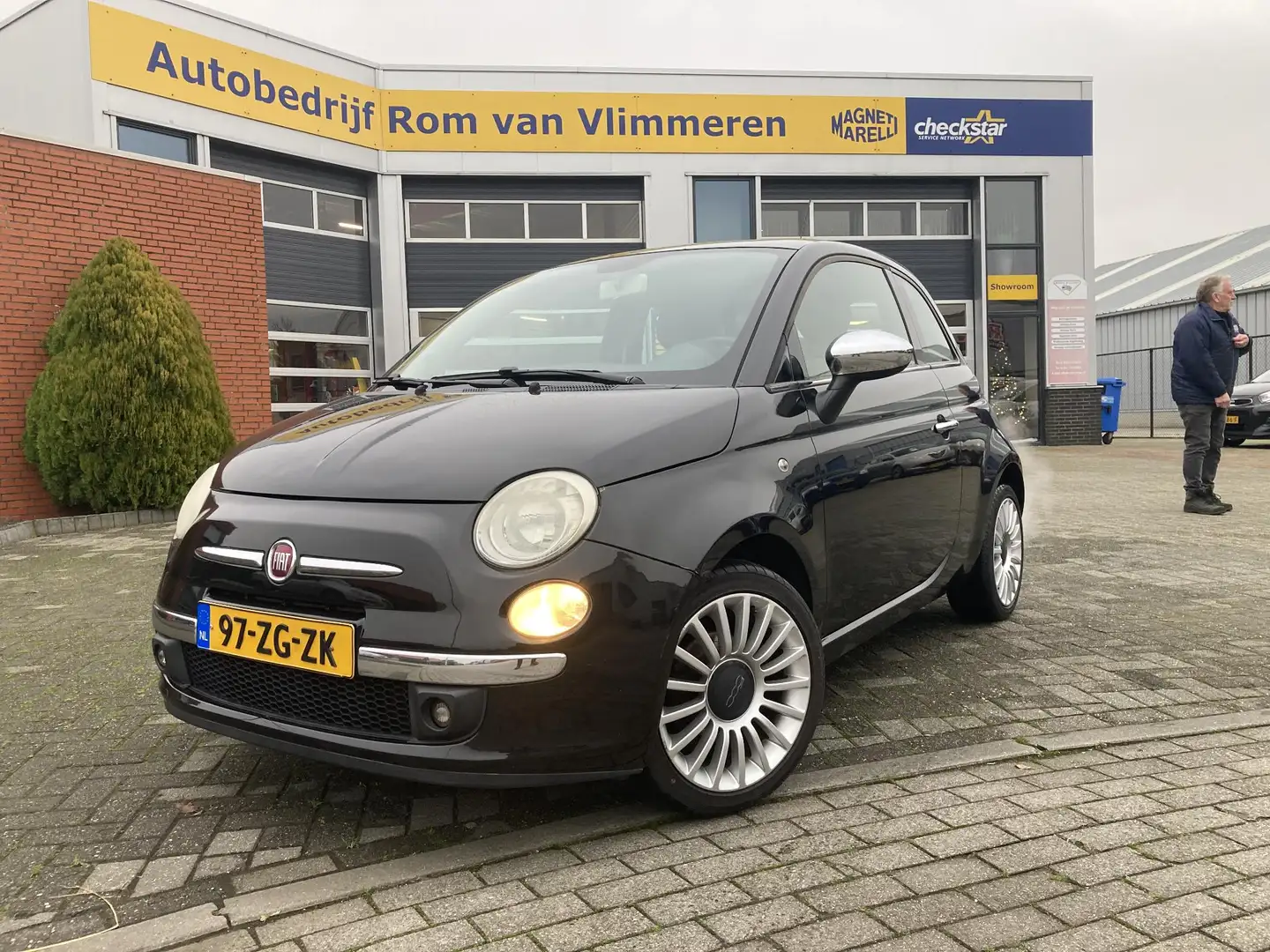 Fiat 500 1.2 Lounge Zie omschrijving Zwart - 2
