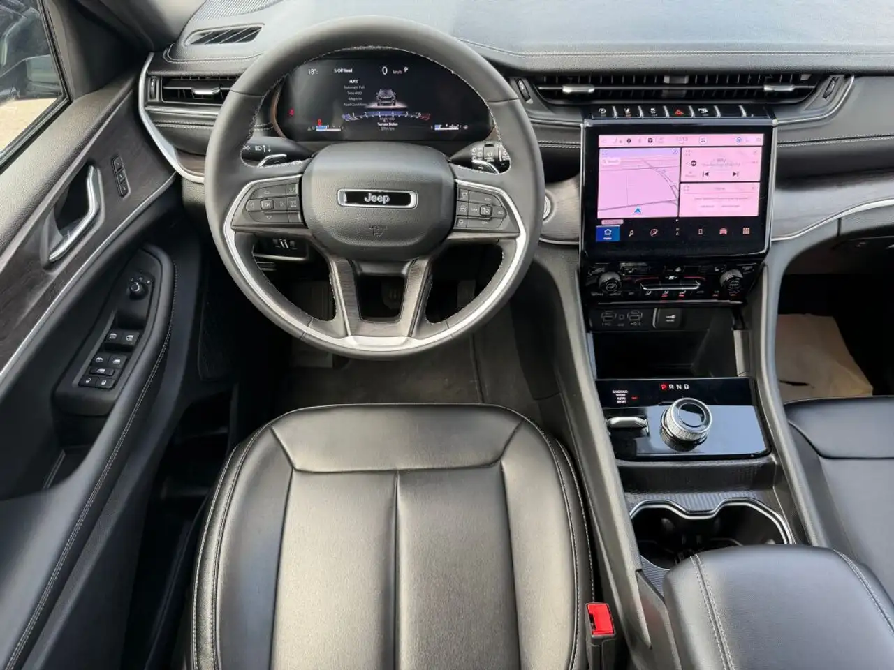 Jeep Grand Cherokee снимка Jeep Grand Cherokee
