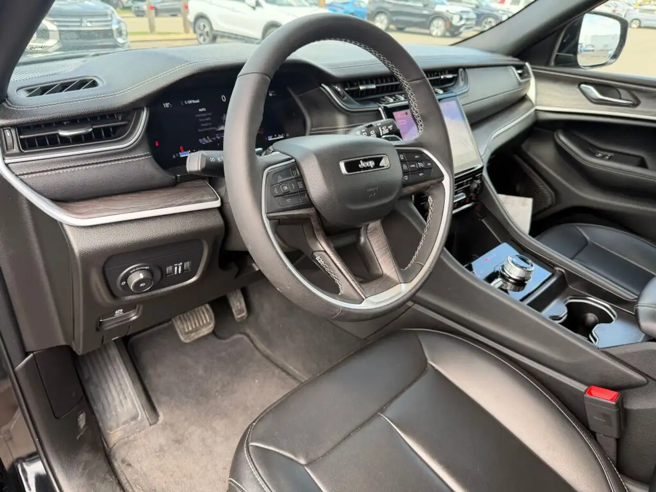 Jeep Grand Cherokee снимка Jeep Grand Cherokee