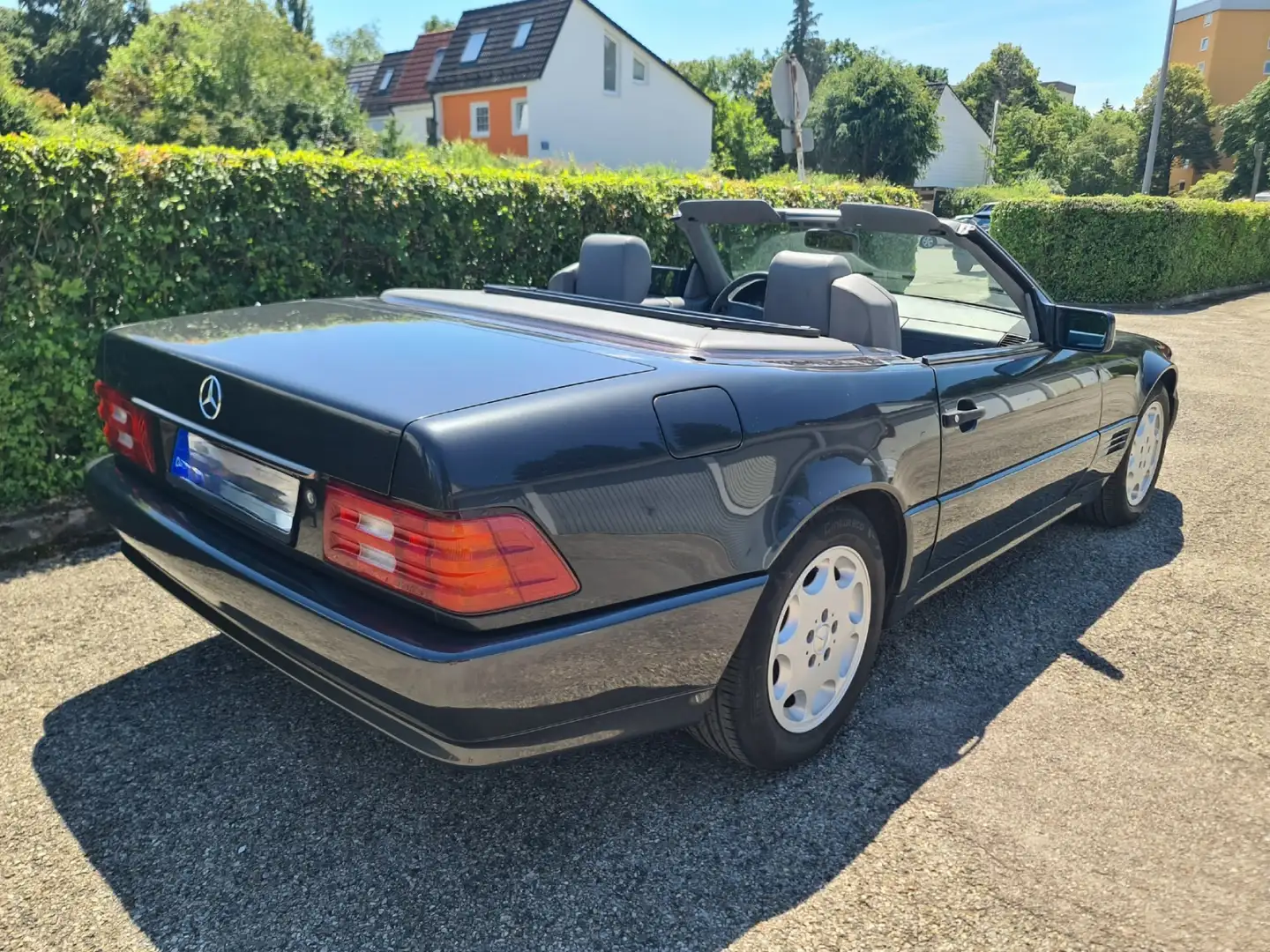 Mercedes-Benz SL 300 Schwarz - 2