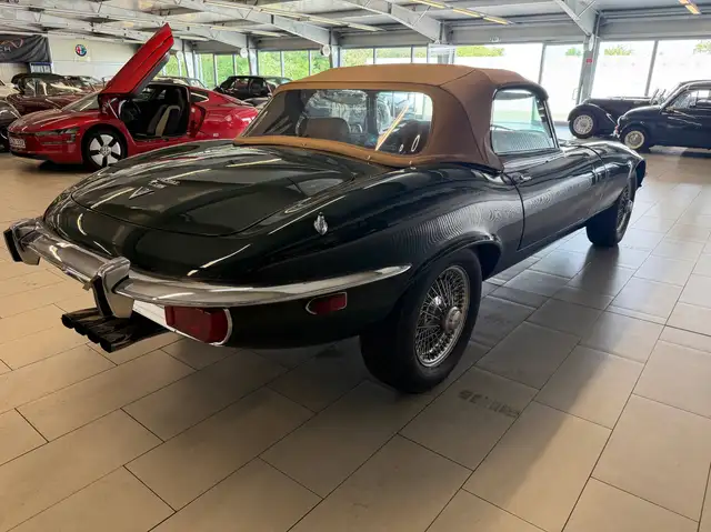 Jaguar E-Type view 9