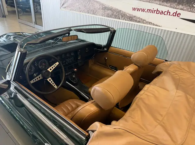 Jaguar E-Type view 8