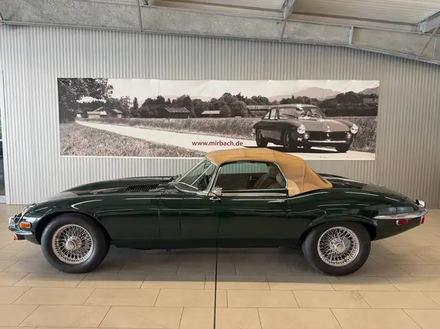 Jaguar E-Type view 2