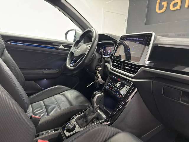 Volkswagen T-Roc — photo 13