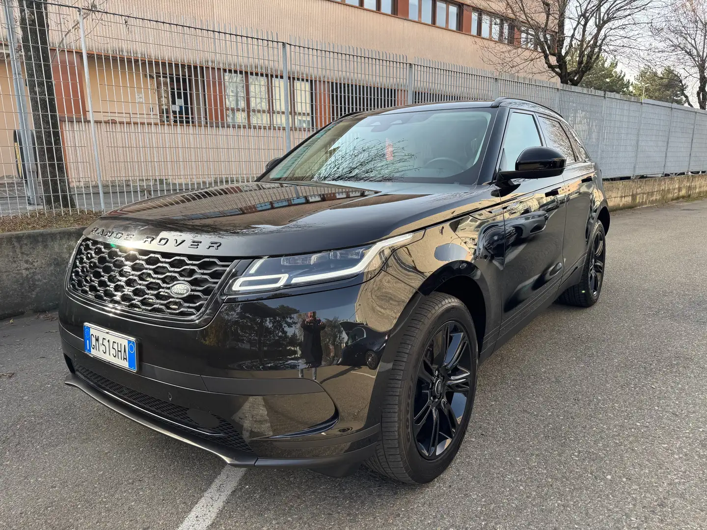 Land Rover Range Rover Velar 2.0D I4 204CV MHEV Auric Edition KM. 29.300 Noir - 1