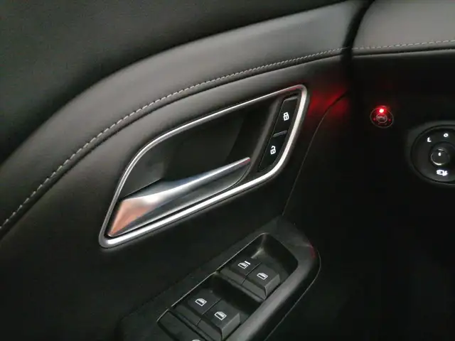 MG ZS view 27