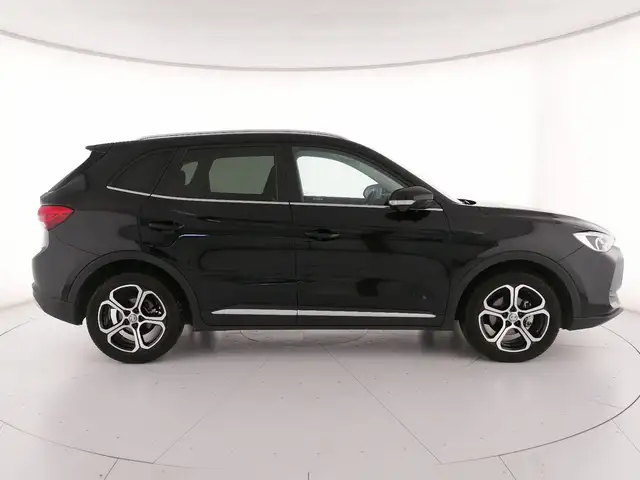 MG ZS view 3