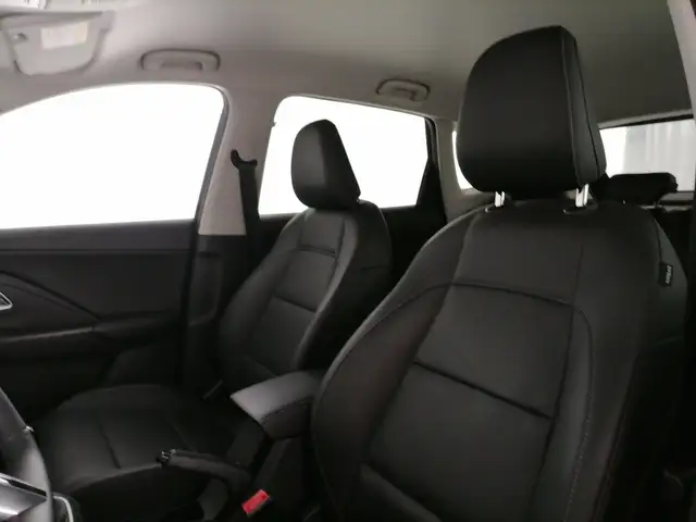 MG ZS view 12