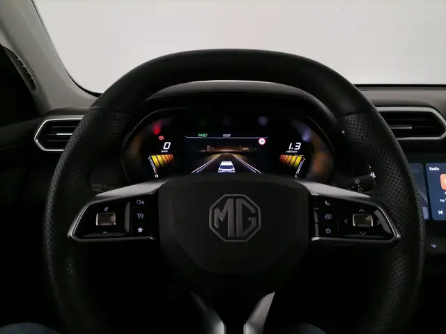 MG ZS view 23